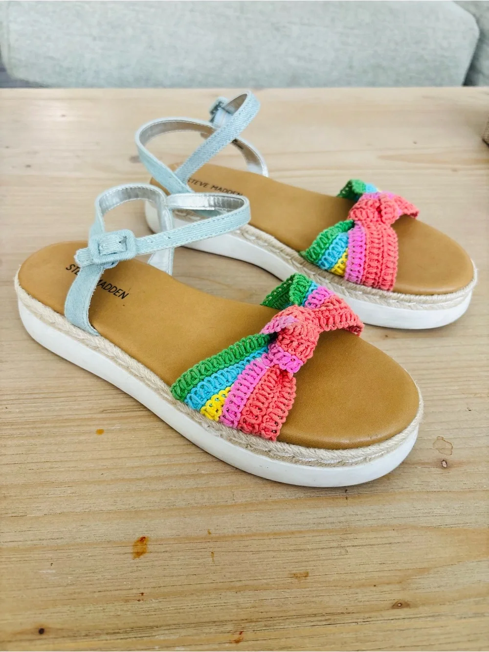 Steve Madden Girls Rainbow Crochet Sandals‎ Size 5 Multicolor Summer Shoes